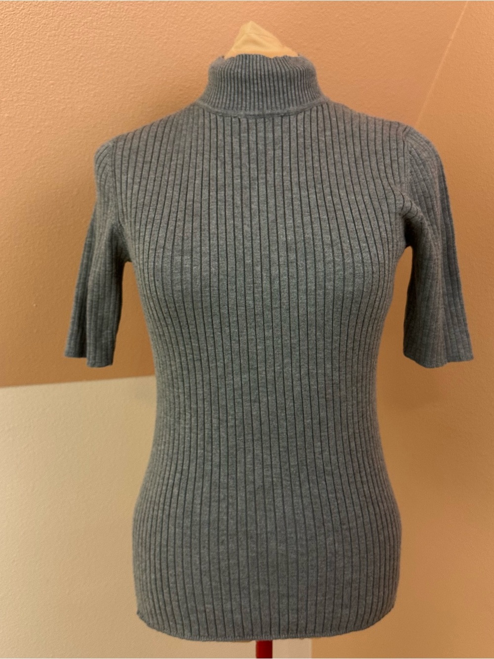 Madison Grey Rib Knit Shell Sweater Womens M Mock Neck Rayon Blend Office Layer